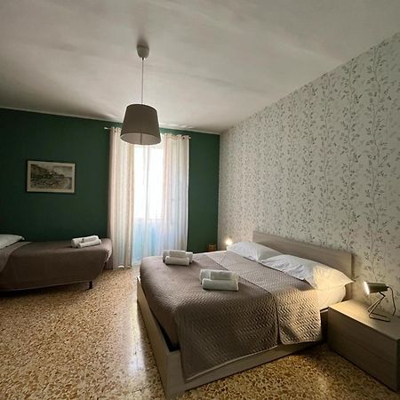 Luna Apartment Civitavecchia Exteriör bild