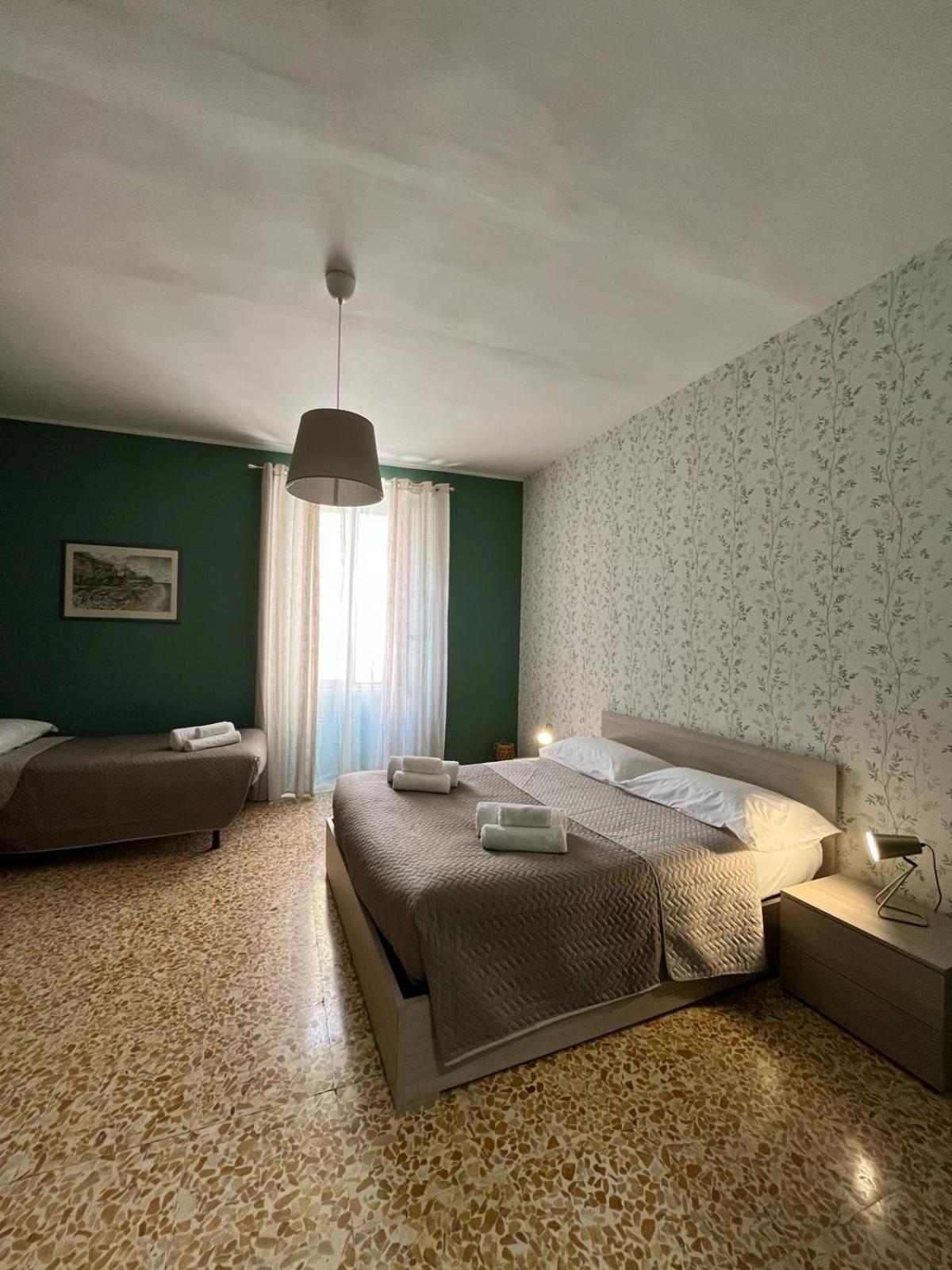Luna Apartment Civitavecchia Exteriör bild