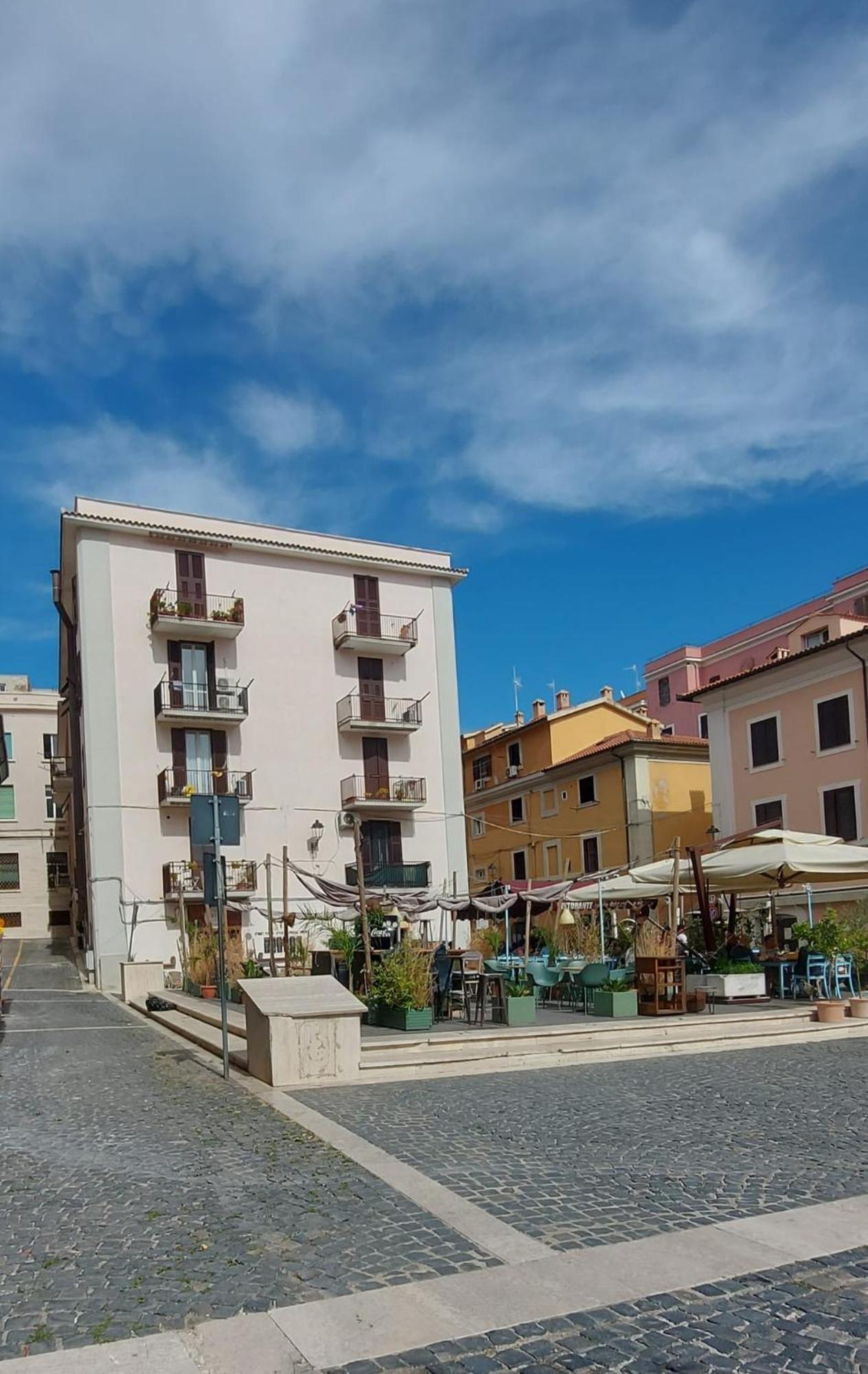 Luna Apartment Civitavecchia Exteriör bild